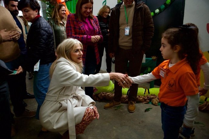 La Consejera De Desarrollo Educativo Y Formación Profesional, Patricia Del Pozo, Visita El Colegio Félix Rodríguez De La Fuente De Los Palacios (Sevilla), Uno De Los 187 Centros Que Forman Parte De La Red Andaluza Comunidades De Aprendizaje