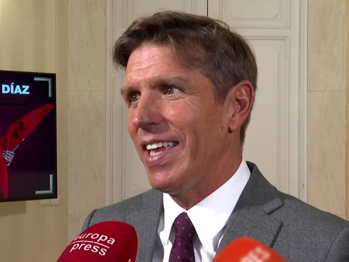 El torero Manuel Díaz 'El Cordobés recibe un homenaje por parte del Ejecutivo autonómico