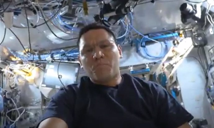 Imagen de la visita guiada en español con Frank Rubio a la Estación Espacial Internacional