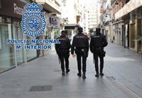 Detenido tras huir con una garrafa de aceite en un centro comercial de Granada