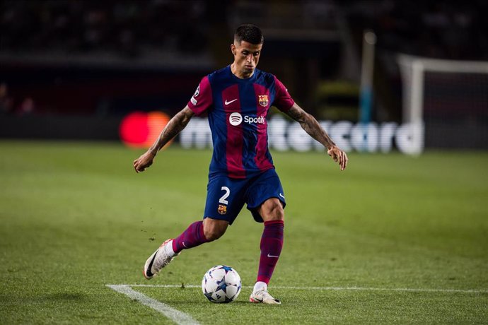Archivo - Joao Cancelo of Fc Barcelona during the UEFA Champions League Group H  match played between FC Barcelona and Royal Antwerp FC at Estadi Olimpic Lluis Companys on September 19, 2023 in Barcelona, Spain.