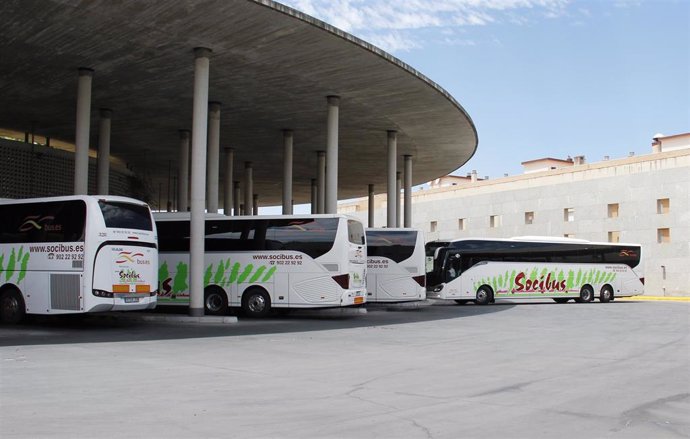 Archivo - Autobuses de Socibus en la Estación de Autobuses de Córdoba.