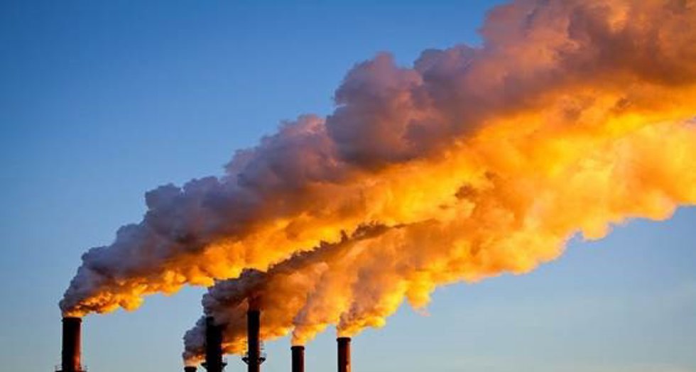 Archivo - La UE tiene como objetivo reducir las emisiones en al menos un 55% de aquí a 2030.