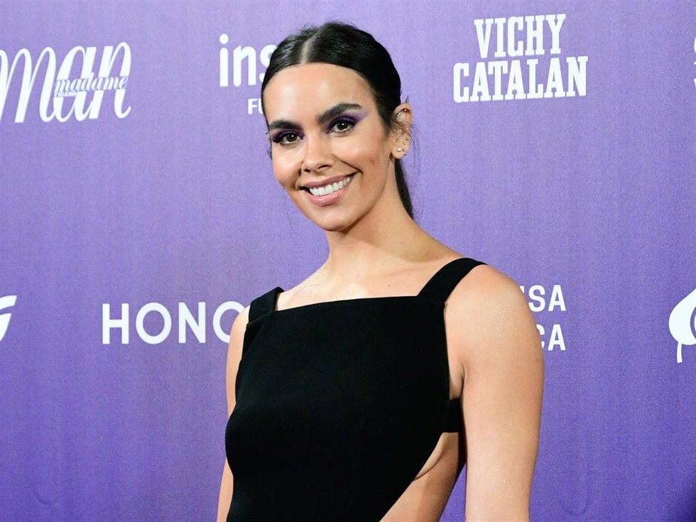 Cristina Pedroche posa en el photocall de los 'Premios Woman', a 28 de noviembre de 2023