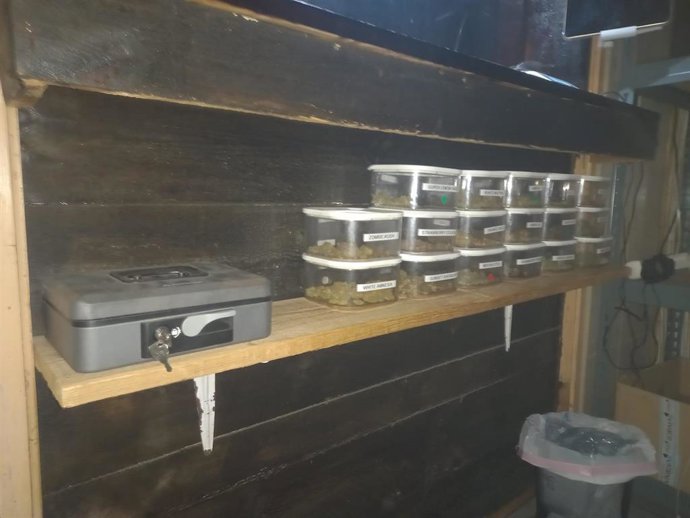 Diez detenidos por vender masivamente droga al menudeo en un club social sin licencia en l'Alfs