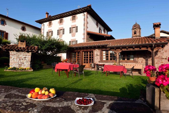 Archivo - Casa rural en Navarra.