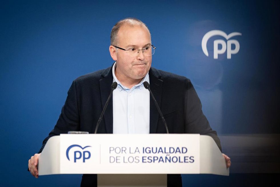 El vicesecretario nacional de Coordinación del PP, Miguel Tellado, durante una rueda de prensa posterior al Comité de Dirección del PP, a 13 de noviembre de 2023, en Madrid (España). Durante la comparecencia, Tellado, ha dicho que desde el Partido Pop