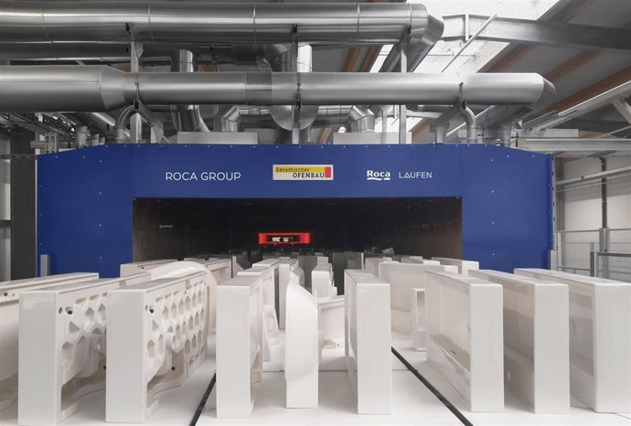 Archivo - Horno túnel eléctrico de Roca Group