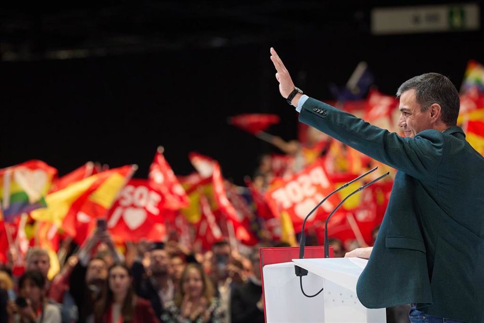 El secretario general del PSOE y presidente del Gobierno, Pedro Sánchez, interviene durante un acto del PSOE, en IFEMA.