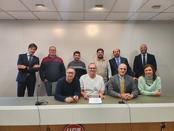 Firma del convenio de acuicultura