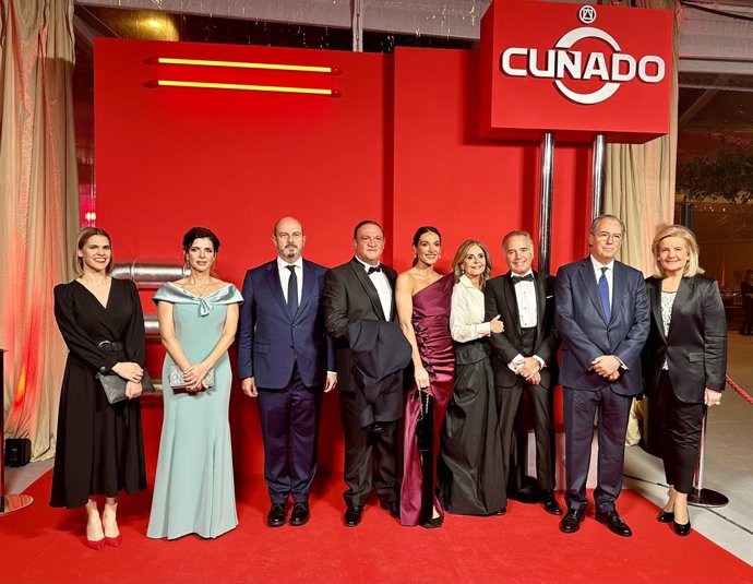 Judith Piquet, Azucena Casado, Pedro Rollán, Carlos David Cuñado, Vivian Cuñado, Elena Ulzurrun, Javier Esteban, Enrique Ossorio y Fátima Báñez