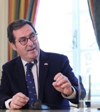 Garamendi (CEOE) pide al Gobierno que aclare si indexará la subida del SMI a los contratos públicos