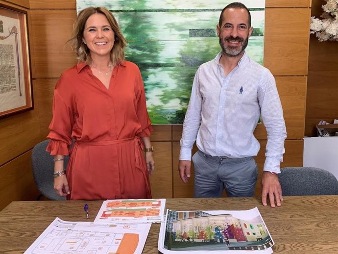 Ángel García, A La Derecha