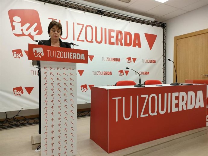 La portavoz del Grupo Parlamentario de IU, Henar Moreno, en comparecencia de prensa