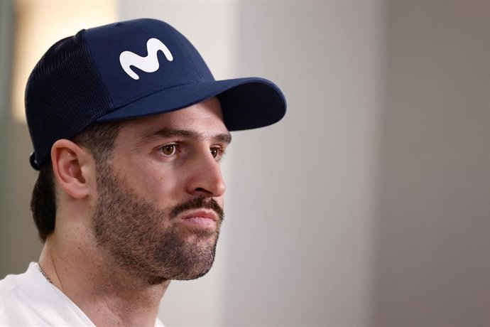 Archivo - El snowboarder español Lucas Eguibar en una entrevista en la sede en Madrid de la agencia de noticias Europa Press. 