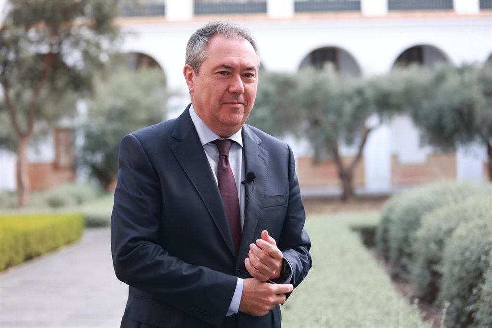 El secretario general del PSOE-A, Juan Espadas, en el Parlamento andaluz. (Foto de archivo).