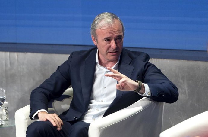Archivo - El alcalde de Zaragoza, Jorge Azcón, interviene en la última jornada del foro económico 'Wake Up, Spain!', en Casa de América, a 8 de abril de 2022, en Madrid (España). El acto, organizado por El Español, Invertia y D+I, ha girado durante cinc