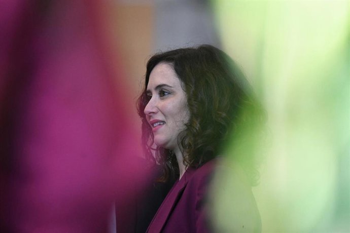 Archivo - La presidenta de la Comunidad de Madrid, Isabel Díaz Ayuso, tras un pleno en la Asamblea de Madrid, a 23 de marzo de  2023, en Madrid (España). La Asamblea de Madrid acoge hoy el último Pleno de la XII Legislatura antes de disolverse el próxim