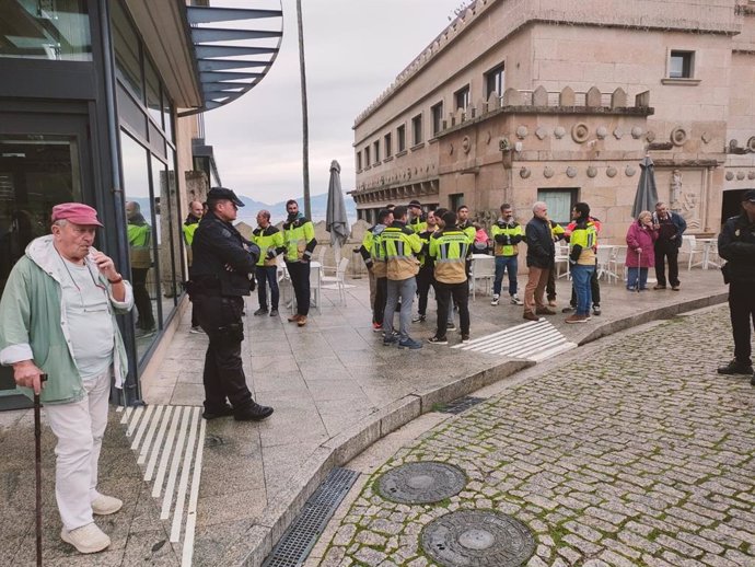 Protesta de bomberos comarcales en Vigo