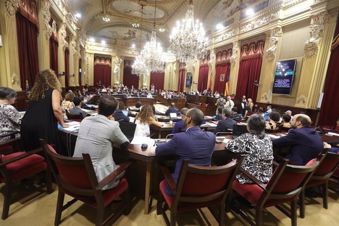 Archivo - Parlament de les Illes Balears durante una sesión de control.