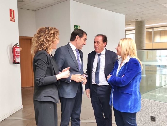 Suárez-Quiñones (segundo por la izda) durante la presentación de las Normas Urbanísticas de Soria