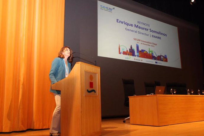 La directora de Estrategia e Innovación de Enaire, Mariluz de Mateo,  en su presentación de los SESAR Innovation Days en Sevilla.