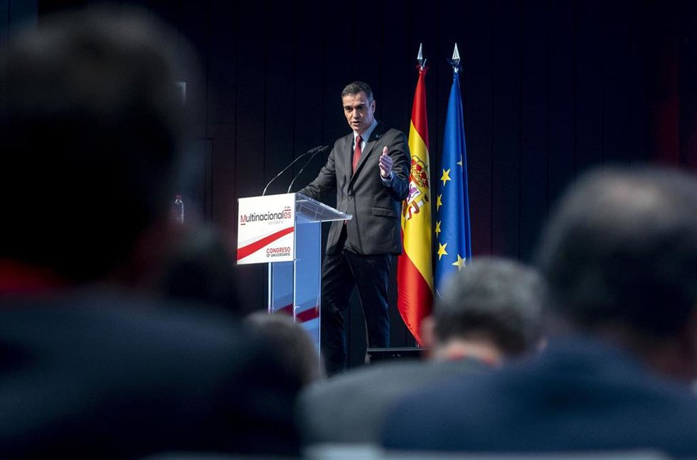 El presidente del Gobierno, Pedro Sánchez, interviene durante la clausura del Congreso 10 Aniversario Multinacionales con España, en la Fundación Pablo VI, a 28 de noviembre de 2023, en Madrid (España). 