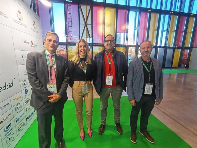 Lluís Rodríguez, VP-ICL Iberia CR&HR Director and ext. Comm. Europe; Marta Cerati, gerente ejecutiva de AMINER; Alberto Serfaty, VP y responsable de Operaciones de ICL Iberia y Eric Casas, Health & Safety Manager de ICL Iberia.