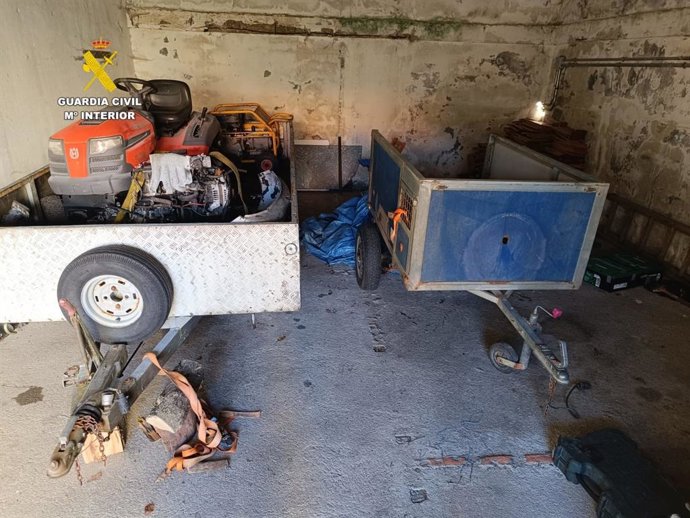 Objetos sustraídos a tres detenidos por robos en dos naves de Arzúa (A Coruña).
