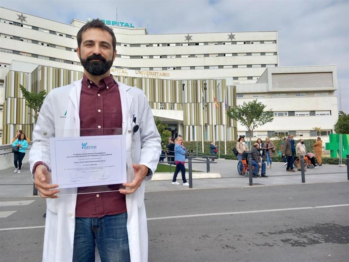 El psiquiatra Álvaro López, de la Unidad de Gestión Clínica de Salud Mental del Hospital Macarena.