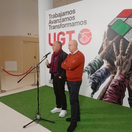 Álvarez (i), junto al secretario general de UGT-Euskadi