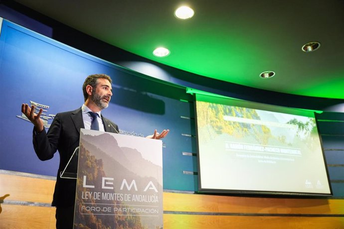 El consejero de Sostenibilidad, Medio Ambiente y Economía Azul, Ramón Fernández-Pacheco.