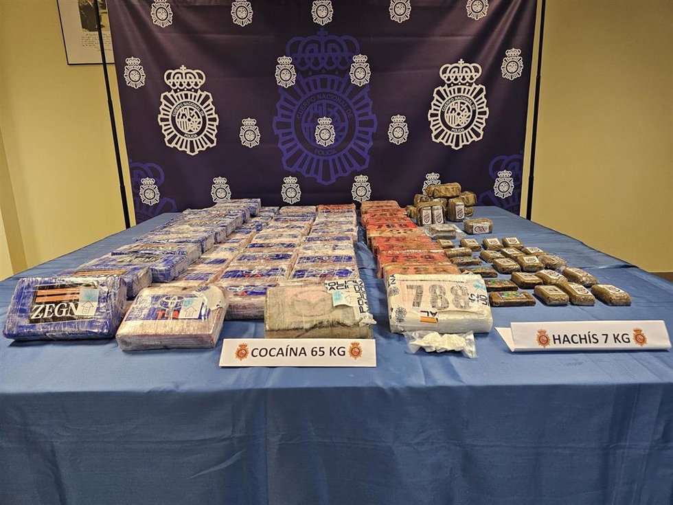 Estupefacientes y dinero en efectivo incautado a siete detenidos en Pontevedra y Gijón.