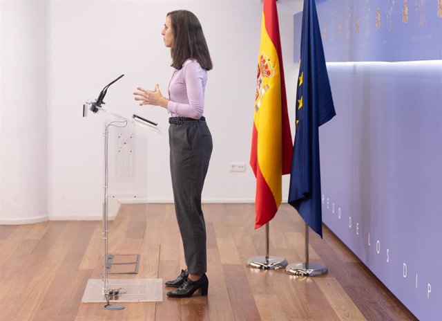 La secretaria general de Podemos, Ione Belarra, durante una rueda de prensa anterior a la reunión de la Junta de Portavoces, a 23 de noviembre de 2023, en Madrid (España).