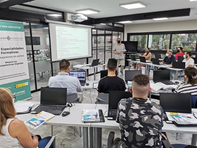 Personas sin estudios secundarios tienen hasta el 4 de diciembre para apuntarse a las pruebas en "competencias clave".