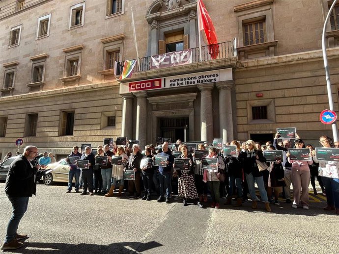 Concentración de CCOO Baleares para pedir un alto al fuego permanente en Palestina
