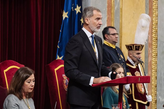 El Rey Felipe VI interviene durante la Solemne Sesión de Apertura de las Cortes Generales de la XV Legislatura, en el Congreso de los Diputados, a 29 de noviembre de 2023, en Madrid (España). El Rey abre hoy la decimoquinta legislatura en una sesión plena