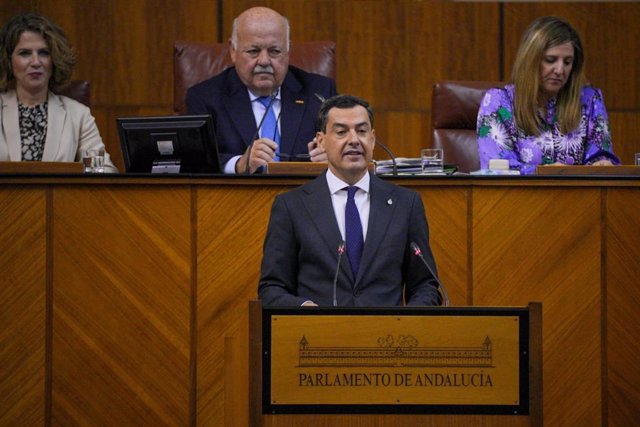 El presidente de la Junta, Juanma Moreno, durante el debate del estado de la Comunidad.