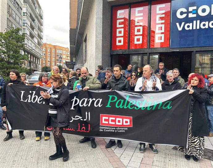 Concentración en defensa de Palestina ante la sede de CCOO.