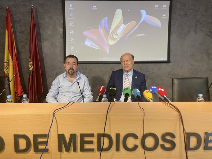 José María Soto, secretario general de CESM, y José Luis Díaz Villarig, hoy en rueda de prensa.