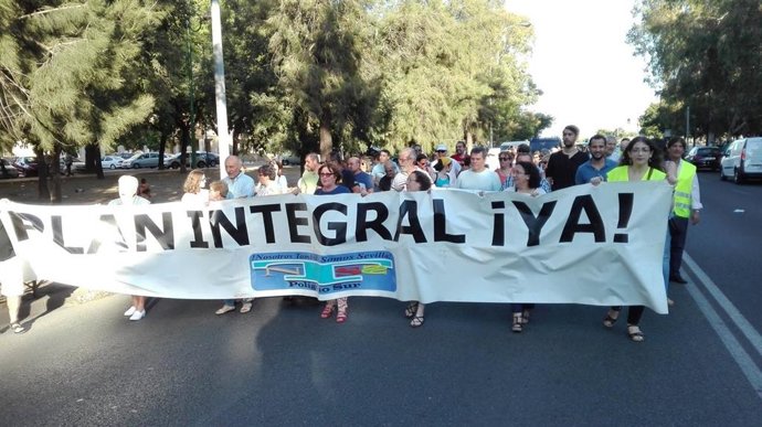 Archivo - Imagen de archivo de una manifestación de vecinos del Polígono Sur
