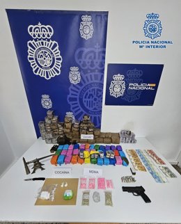 Droga, dinero, armas y otros objetos intervenidos por la Policía Nacional