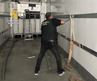 Descubiertos más de 107 kilos de hachís en un doble fondo del remolque de un camión en el puerto de Motril (Granada)