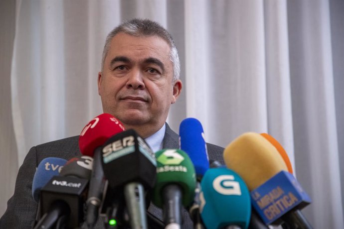 El secretario de Organización del PSOE, Santos Cerdán, comparece en una rueda de prensa para explicar los detalles del acuerdo de investidura con el PSOE, en el Parlamento Europeo, a 9 de noviembre de 2023, en Bruselas (Bélgica).