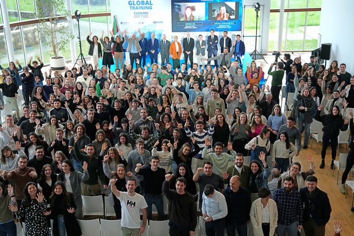 Un total de 500 jóvenes han recibido el reconocimiento de las becas Global Training