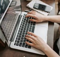 Solo el 34% de las empresas del IBEX 35 gestiona "activamente" la diversidad LGBTI, según un estudio