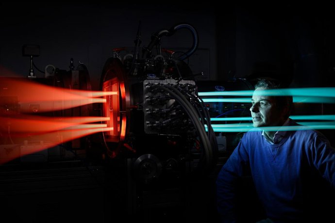 Hans De Neve (CEO and founder) looking into Carbyons CO2 capturing prototype: Our relentless stare-down with Mother Natures laws of physics finally gave us the insights into how to solve the puzzle. Carbyon is the first Direct Air Capture company to