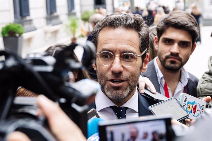 El vicesecretario de Cultura y Sociedad Abierta del PP, Borja Sémper, atiende a medios a su salida de la Solemne Sesión de Apertura de las Cortes Generales de la XV Legislatura, en el Congreso de los Diputados, a 29 de noviembre de 2023, en Madrid (Espa
