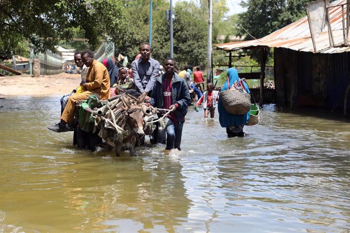 Archivo - Inundación en la capital de Somalia, Mogadiscio