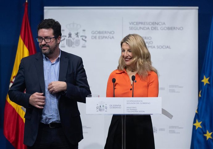 Archivo - El secretario de Estado de Trabajo, Joaquín Pérez Rey, y la vicepresidenta segunda y ministra de Trabajo y Economía Social, Yolanda Diaz, en una imagen de archivo